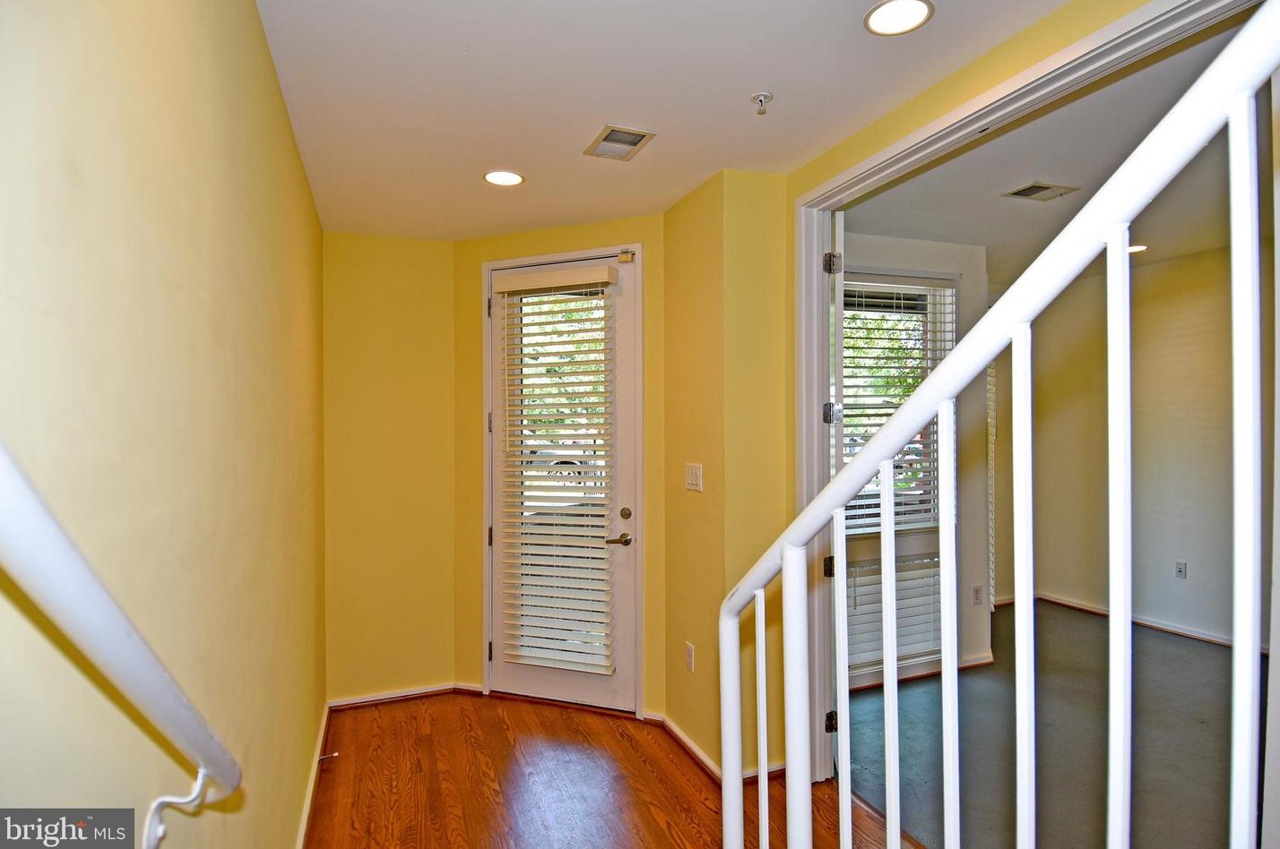 1628 Rhodes St, Arlington VA  22209-2819 exterior