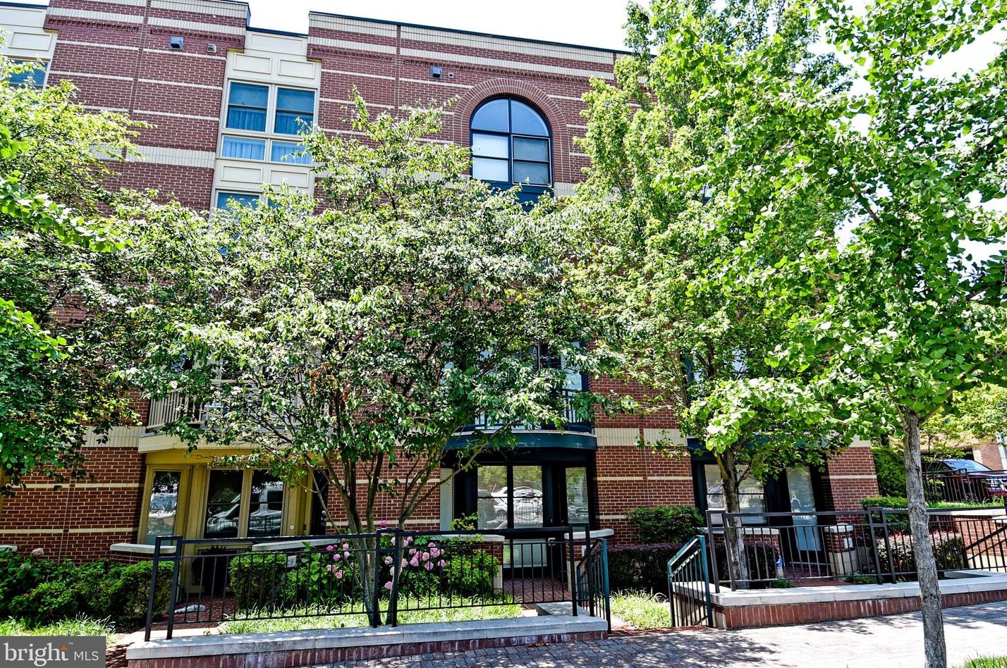1628 N Rhodes St, Arlington, VA 22209
