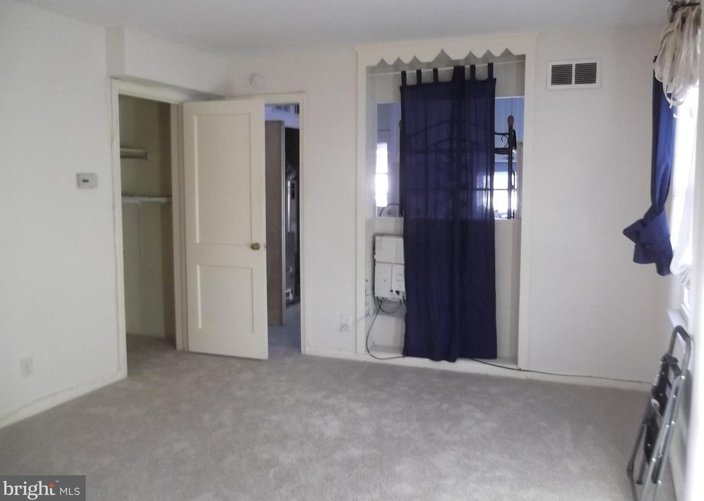 2621 S Four Mile Run Dr, Arlington, VA 22206