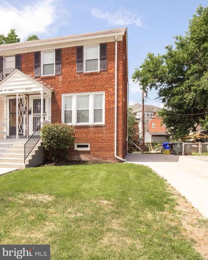 2616 S Uhle St, Arlington, VA 22206