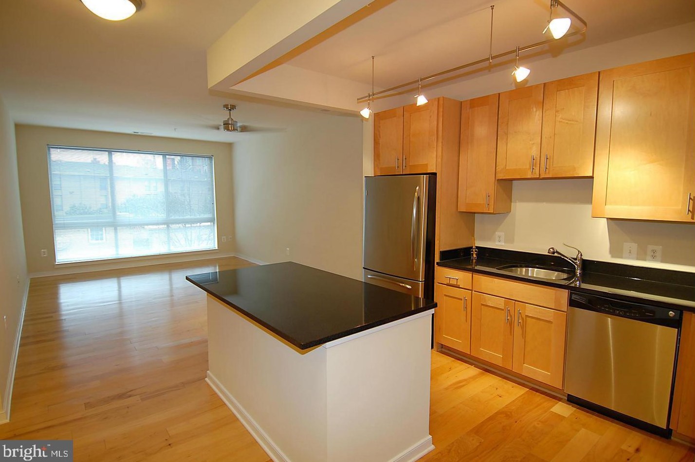 2200 N Westmoreland St #203, Arlington, VA 22213