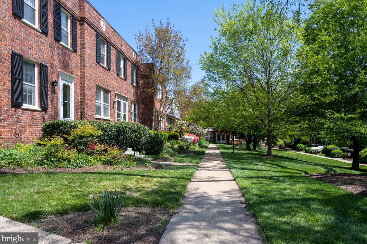 1401 S Edgewood St #503, Arlington, VA 22204