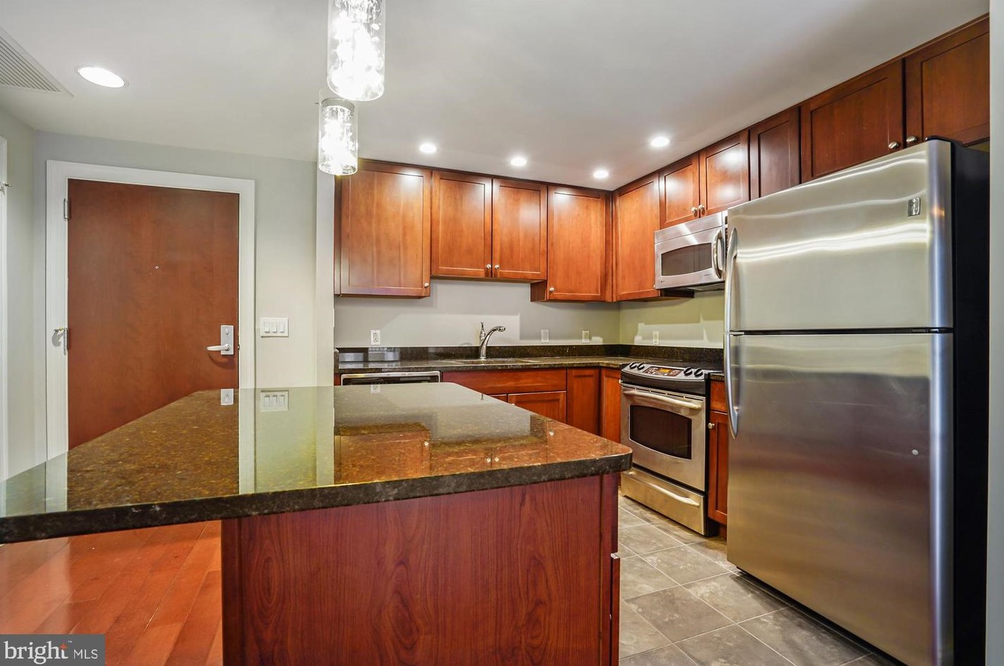 1020 N Highland St #605, Arlington, VA 22201