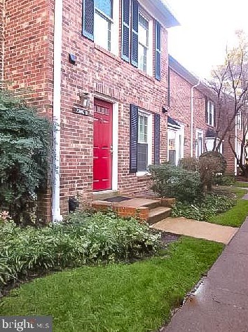 2506 Arlington Mill Dr S, Arlington, VA 22206