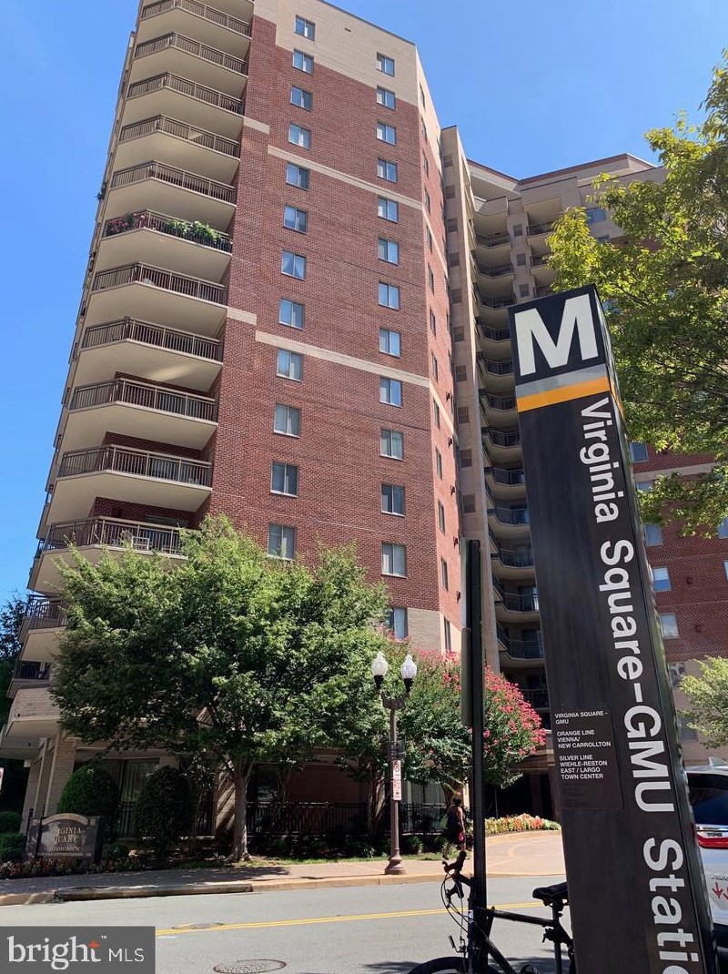 901 Monroe St, Arlington VA  22204-4207 exterior
