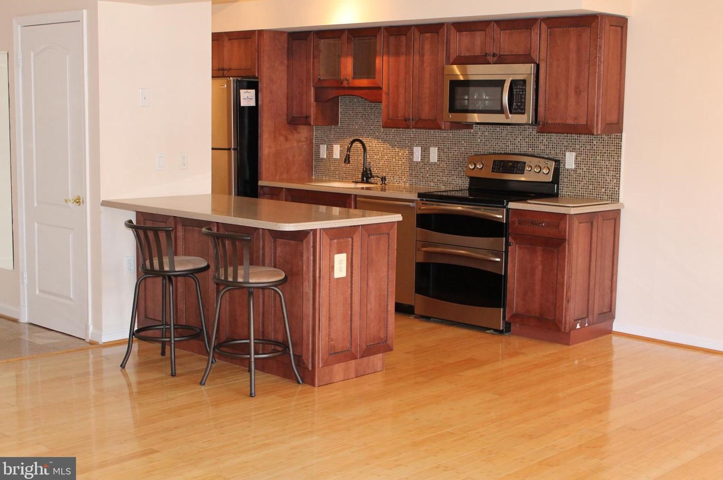 1211 S Eads St #704, Arlington, VA 22202