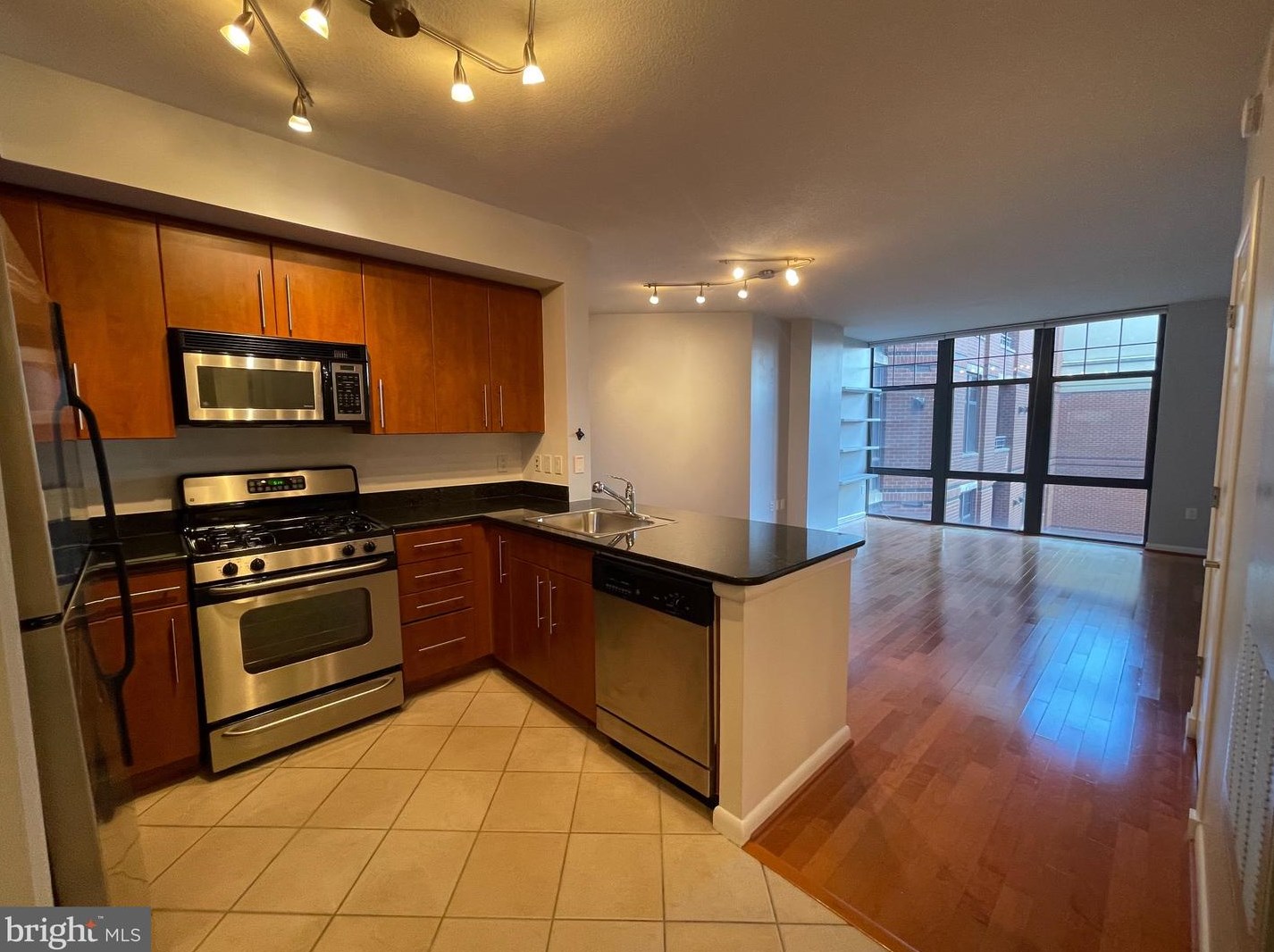 1021 N Garfield St #530, Arlington, VA 22201
