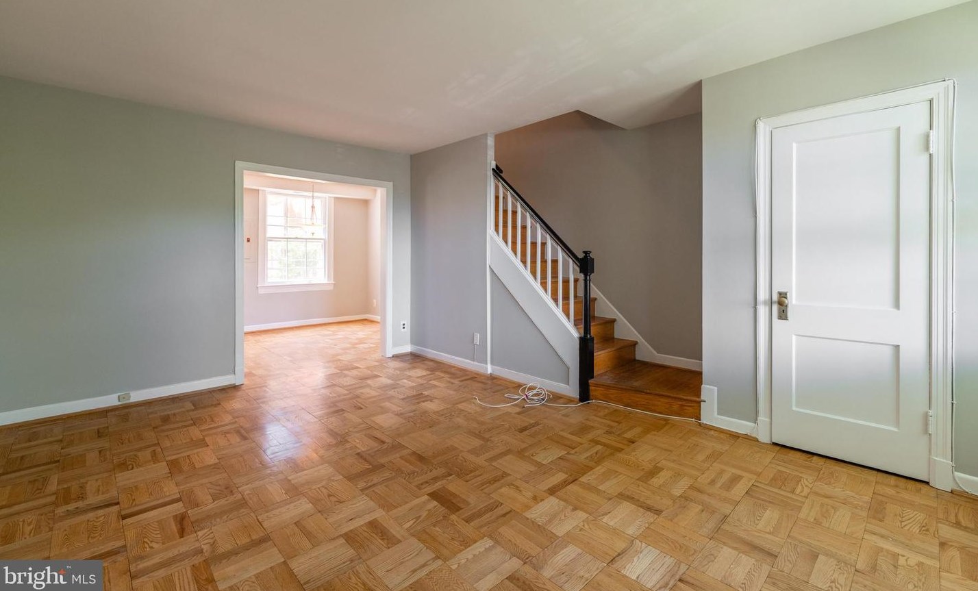 1500 Barton St, Arlington, VA 22201-3928