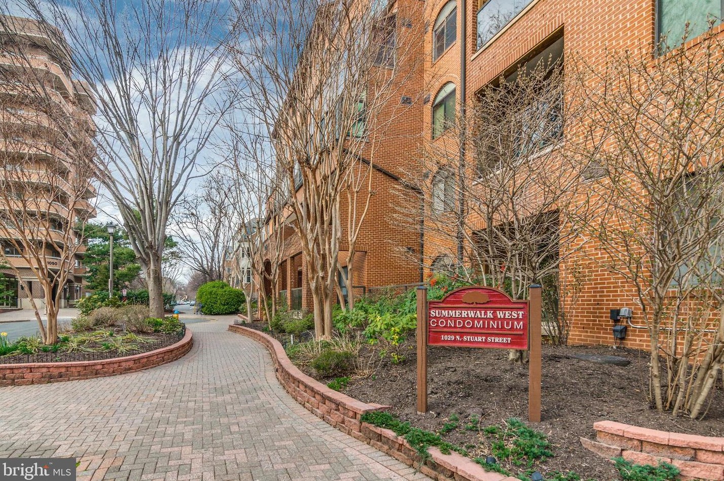 1029 N Stuart St #702, Arlington, VA 22201