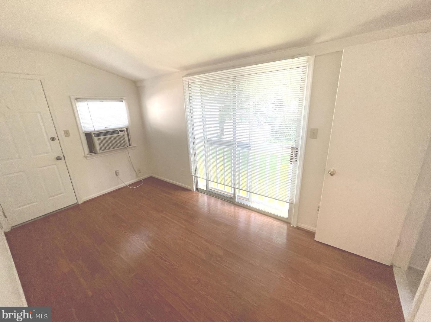 816 18th St, Arlington VA  22202-2608 exterior