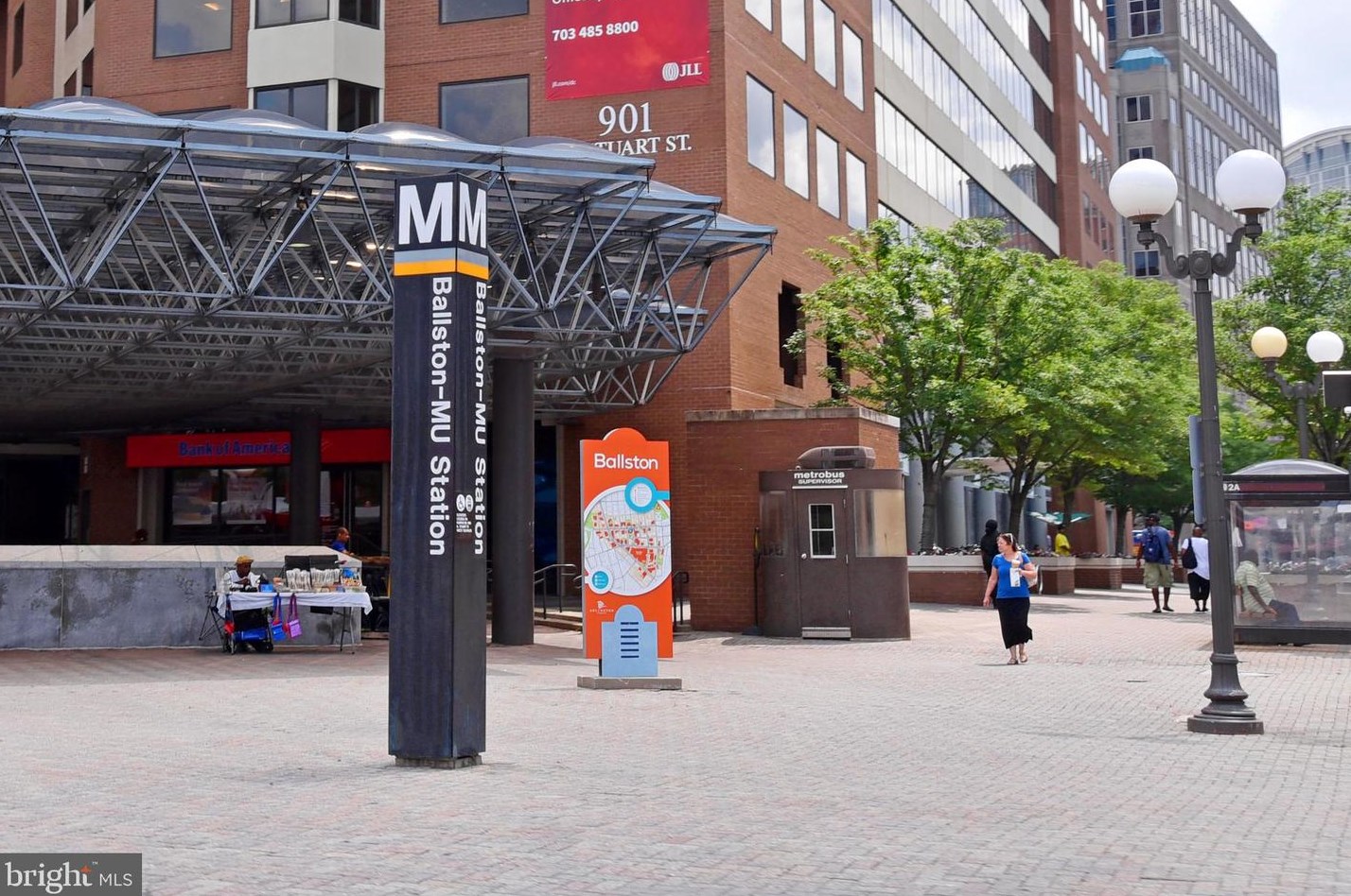 1001 Randolph St, Arlington VA  22201-5602 exterior
