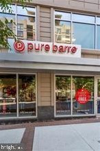 1511 Rolfe St, Arlington VA 22209-2880 exterior