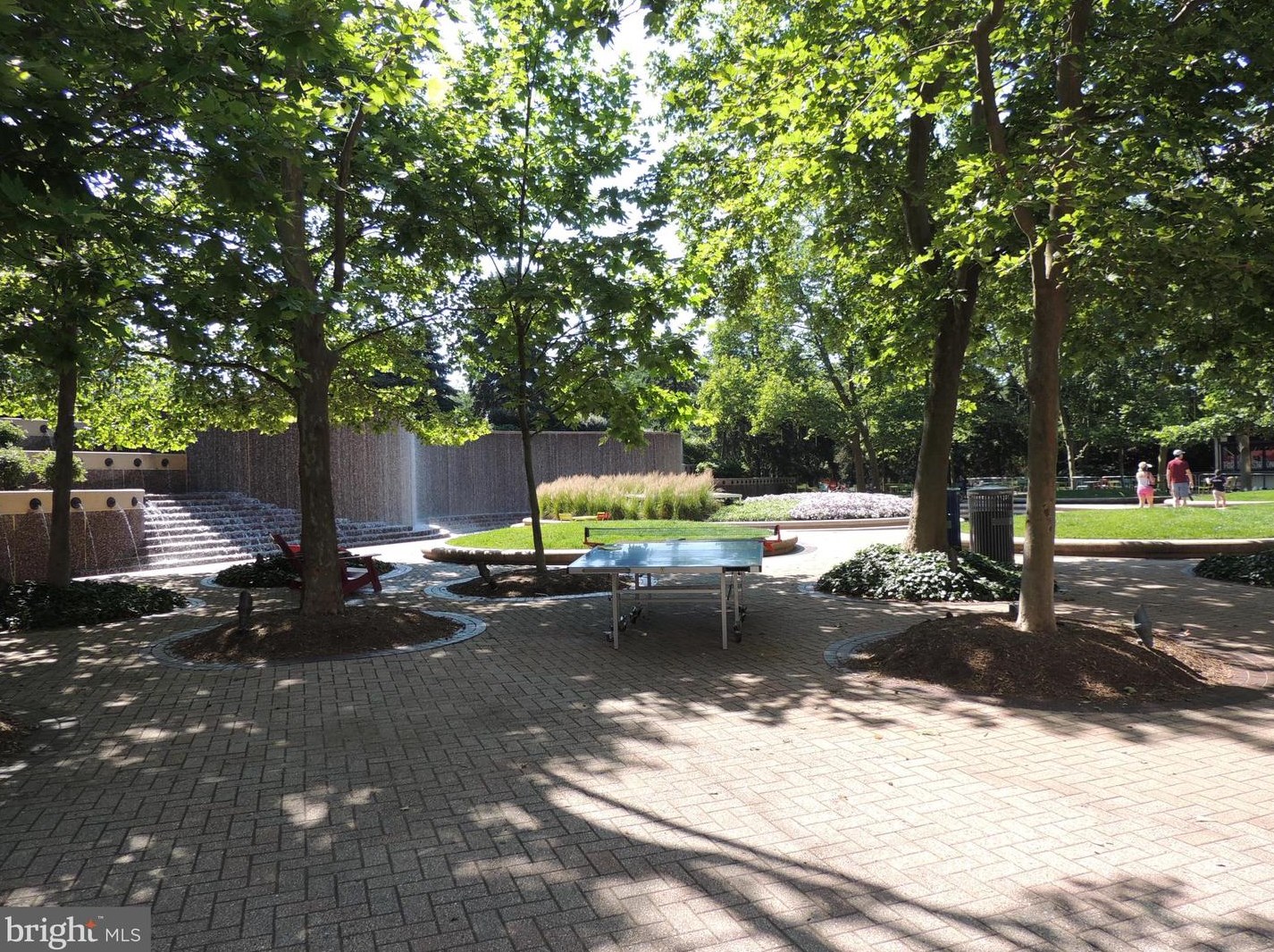 1805 Crystal Dr, Arlington VA  22202-4400 exterior