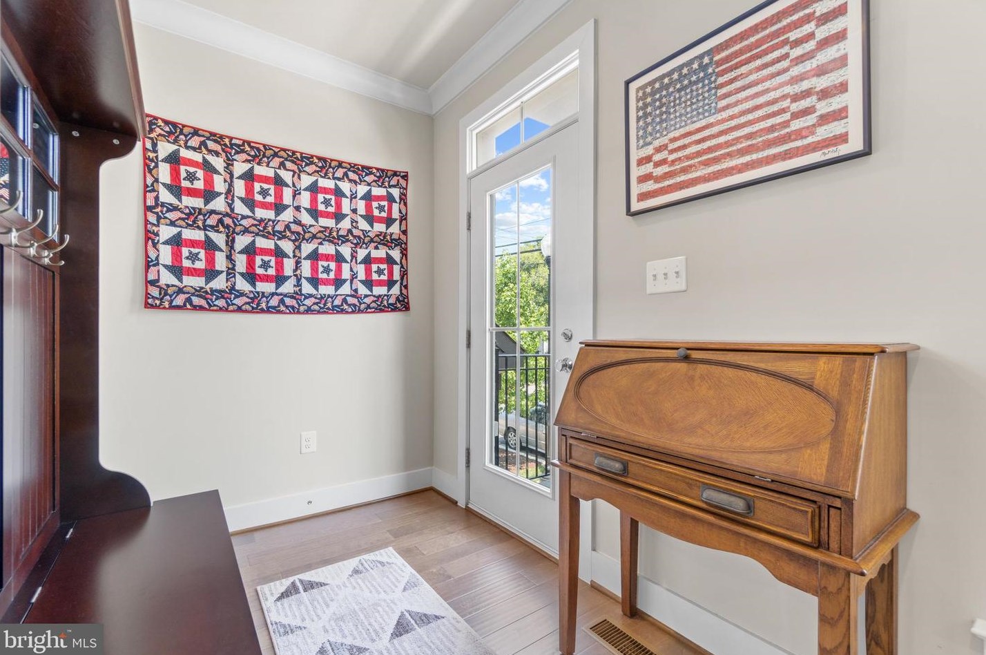 1326 Queen St, Arlington, VA 22204-4738