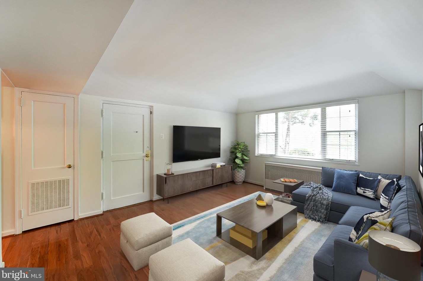 1220 Meade St, Arlington, VA 22209-3714