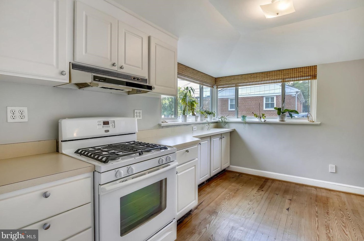 1210 Taylor St, Arlington, VA 22201-4814