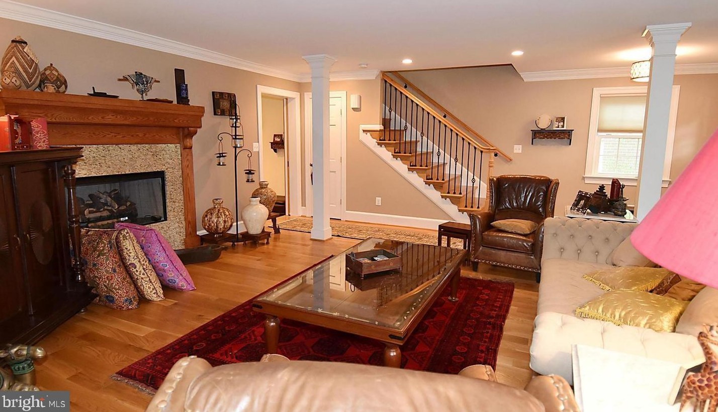105 N Edison St, Arlington, VA 22203