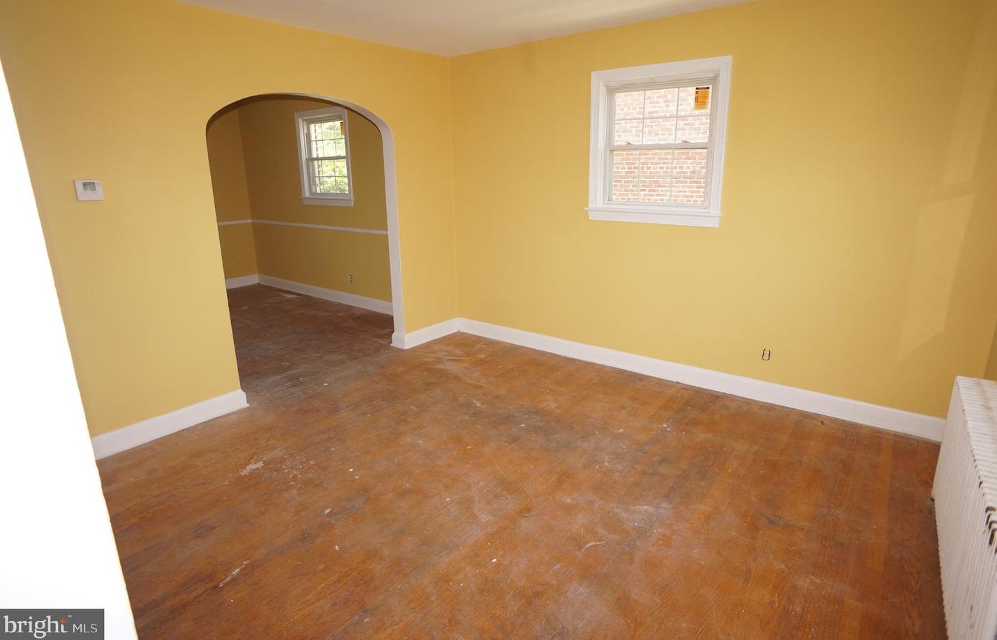 304 Courthouse Rd, Arlington, VA 22204-1948