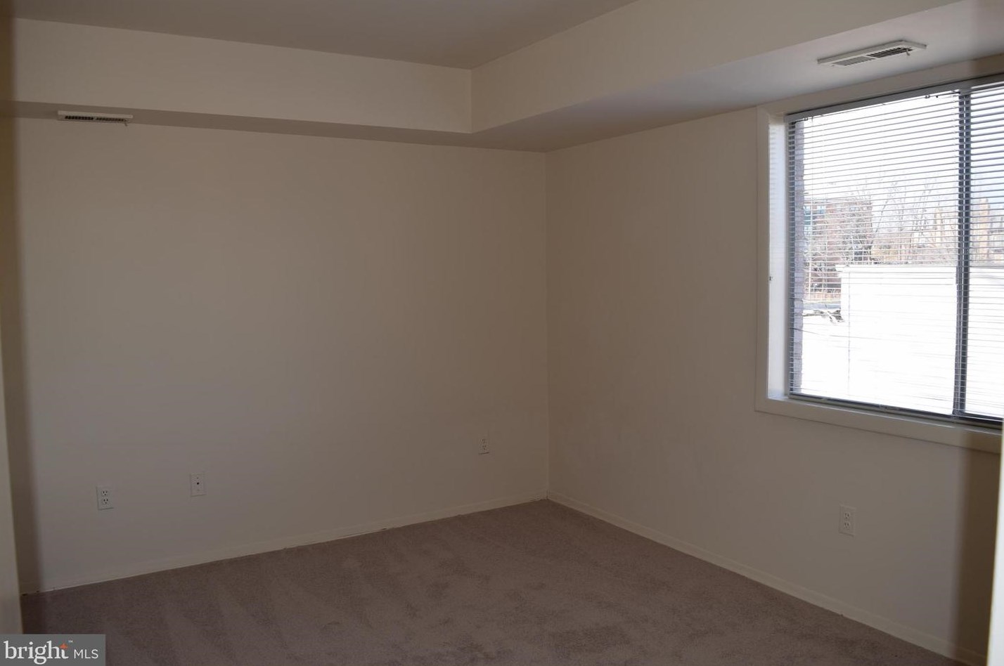 2025 N Lincoln Street N #112, Arlington, VA 22207