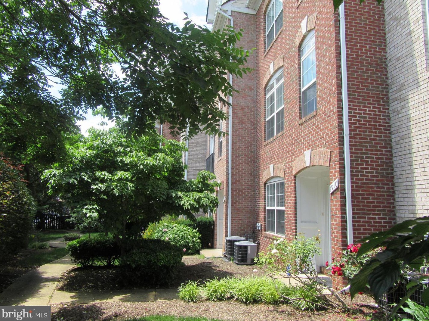 1910 N Adams St, Arlington, VA 22201