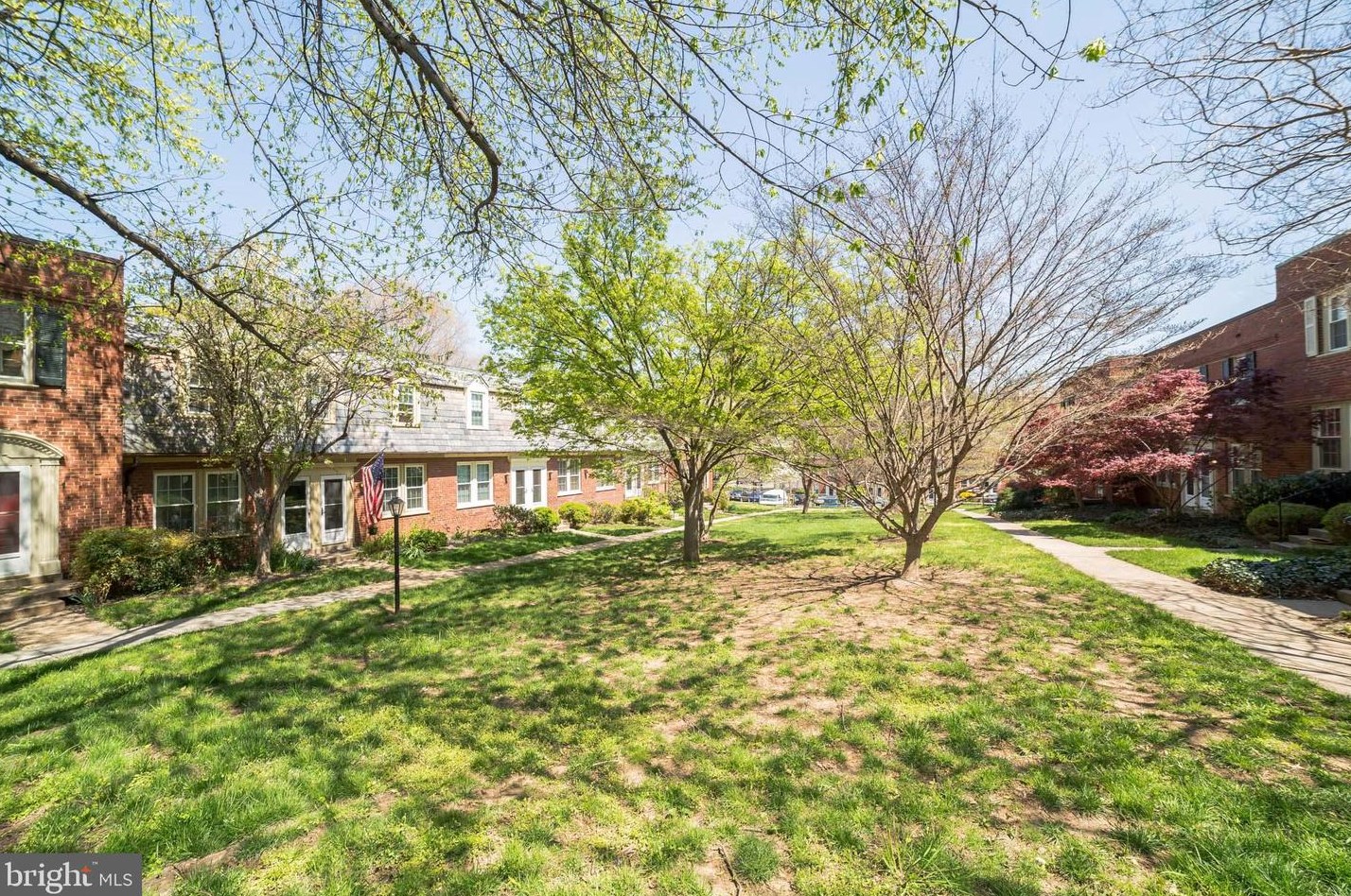 1030 Barton St, Arlington VA  22204-4836 exterior