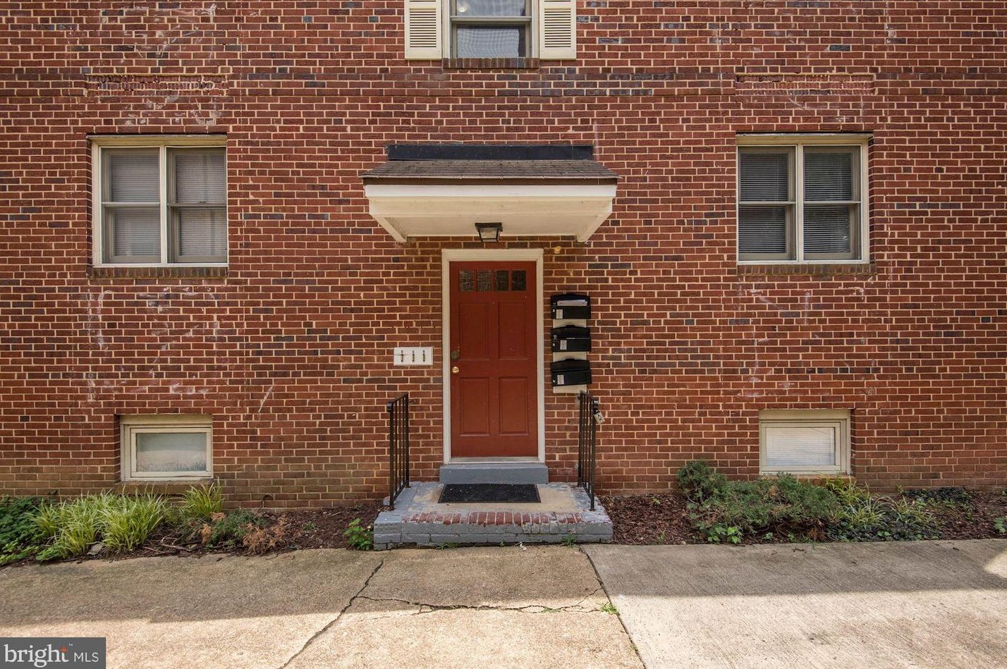 1121 Taylor Street N #a, Arlington, VA 22201