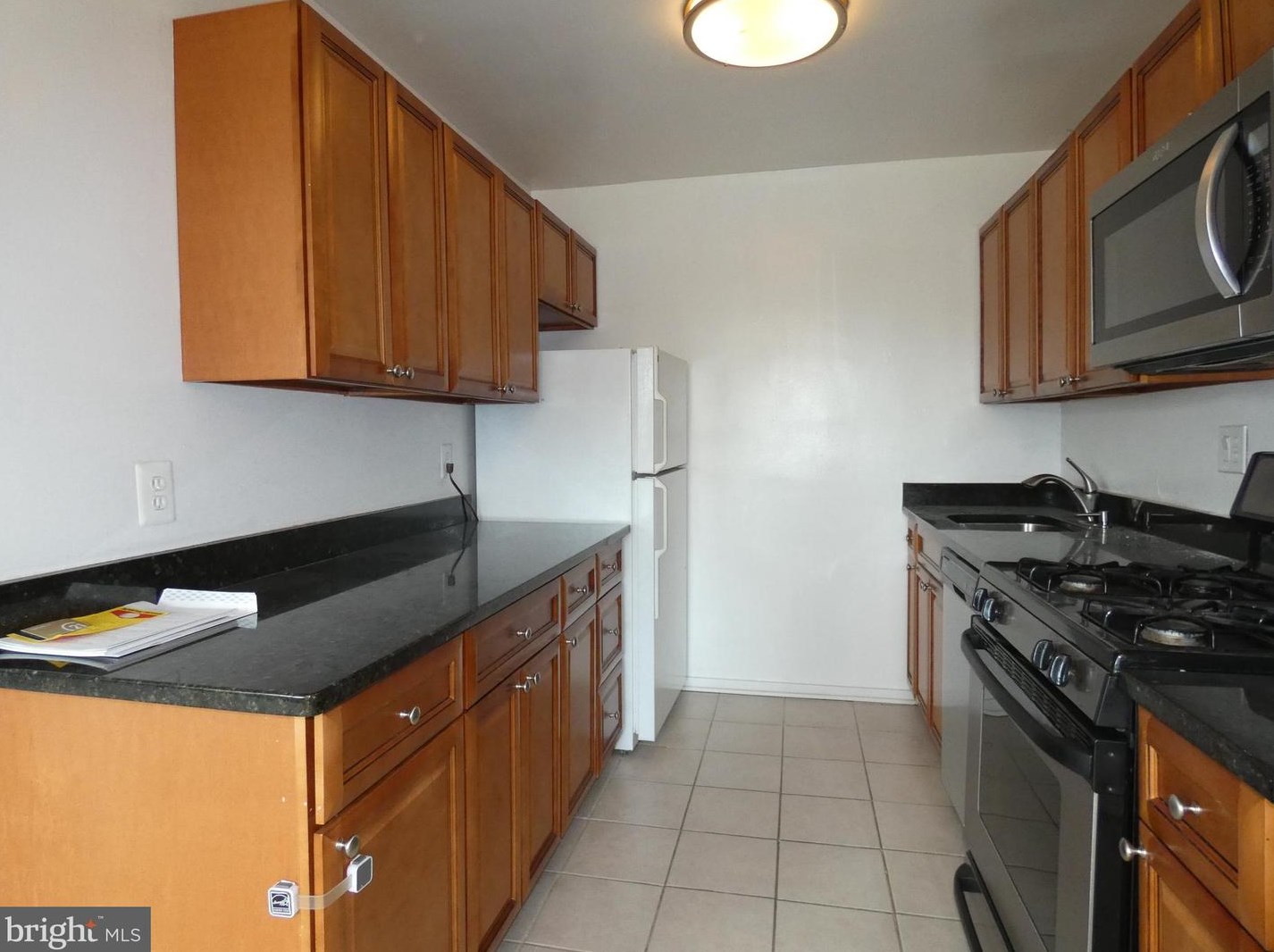1300 S Arlington Ridge Rd #512, Arlington, VA 22202