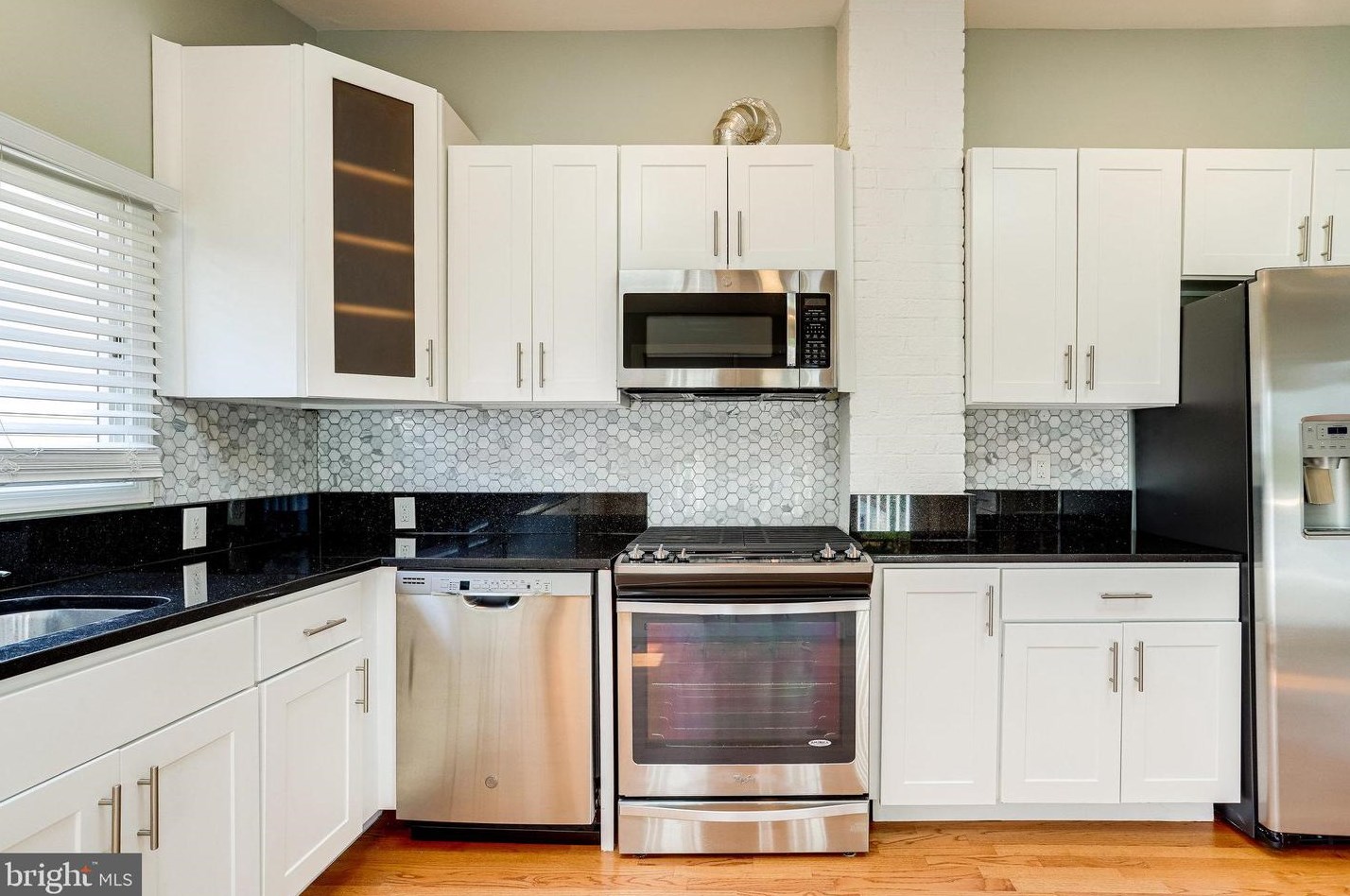 1008 Edison St, Arlington VA  22205-2506 exterior