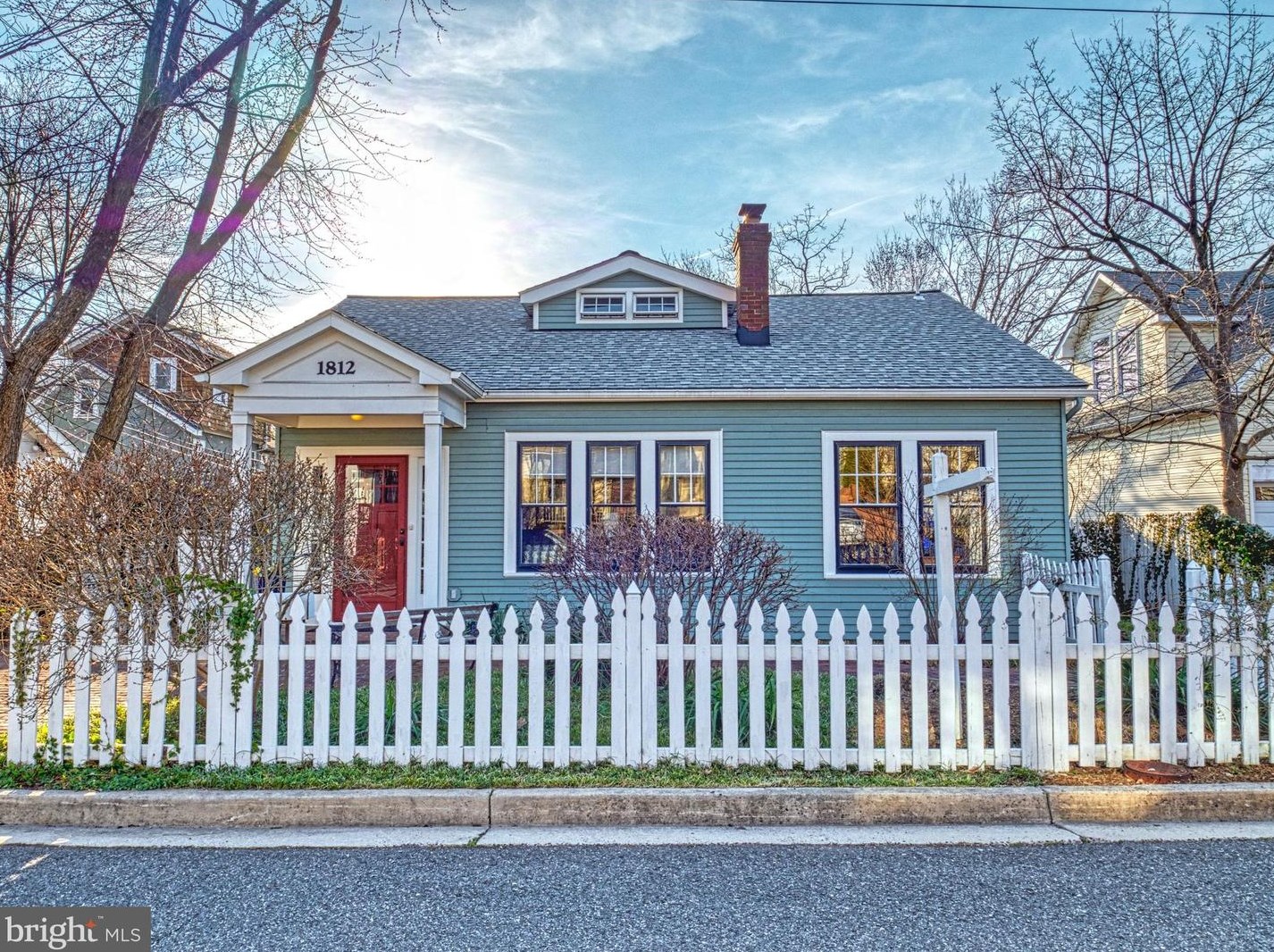 1812 Calvert St, Arlington, VA 22201-4032