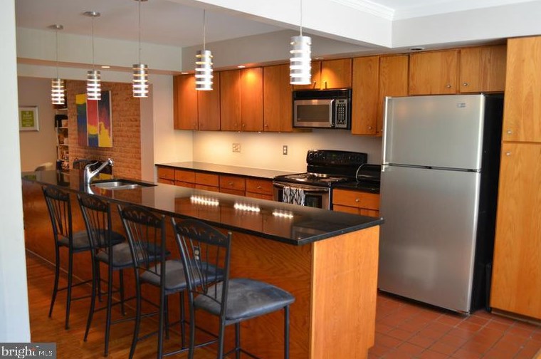 18 S Pershing Dr, Arlington, VA 22204