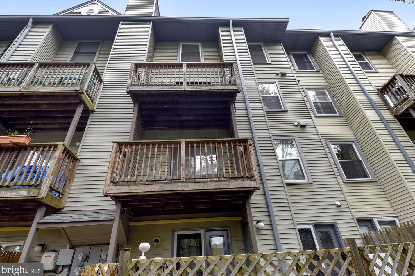 2107 N Rolfe St #d, Arlington, VA