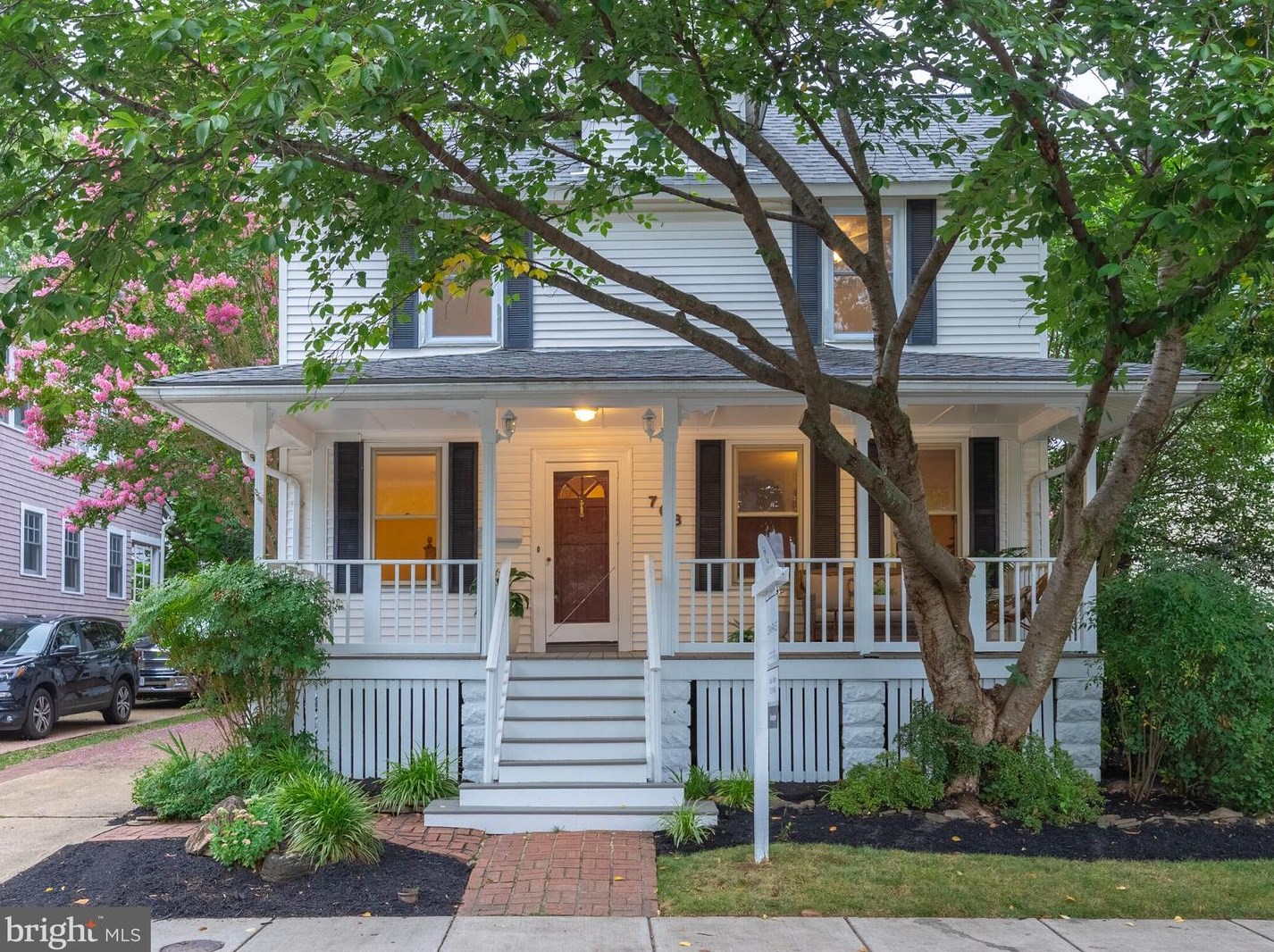 708 Jackson St, Arlington, VA 22201-2214