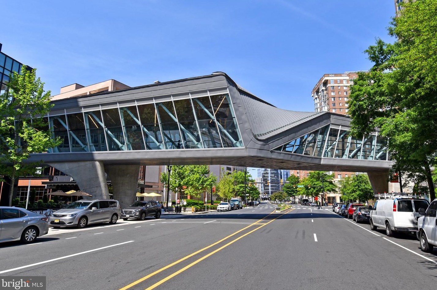 1029 Stuart St, Arlington VA  22201-4738 exterior