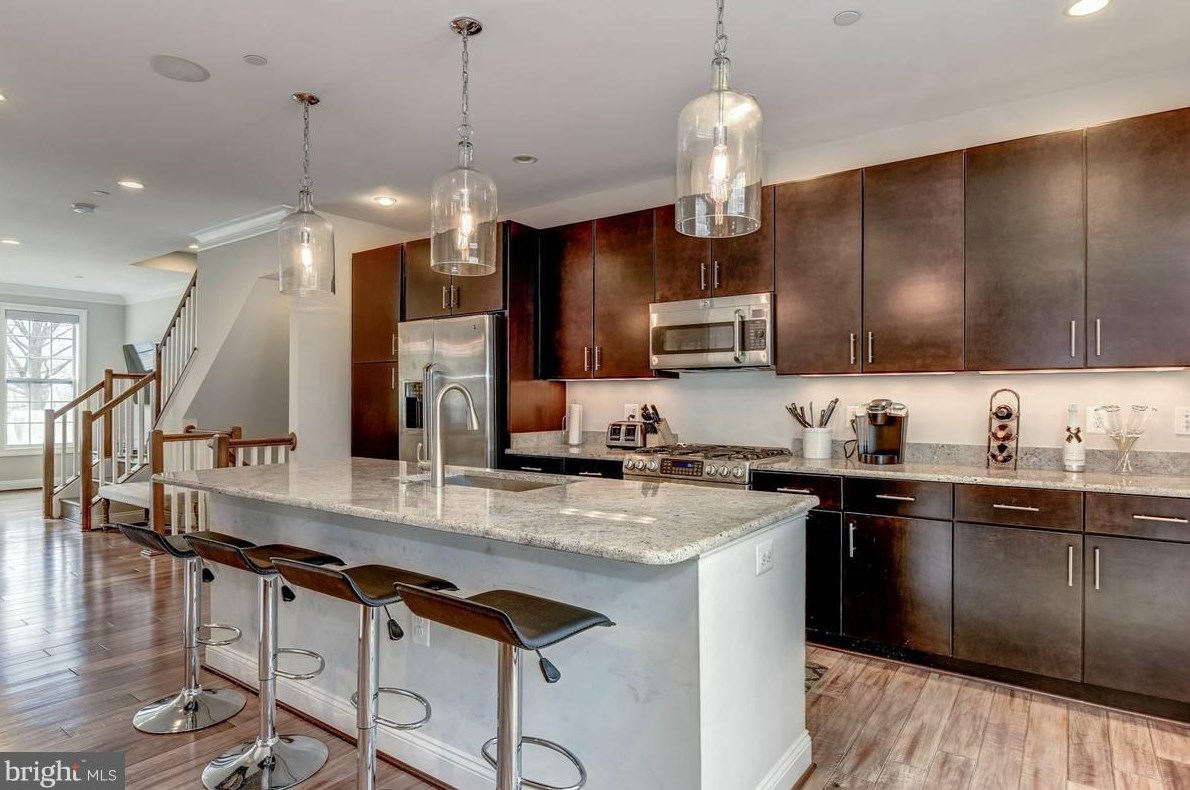 835 N Wakefield St, Arlington, VA 22203