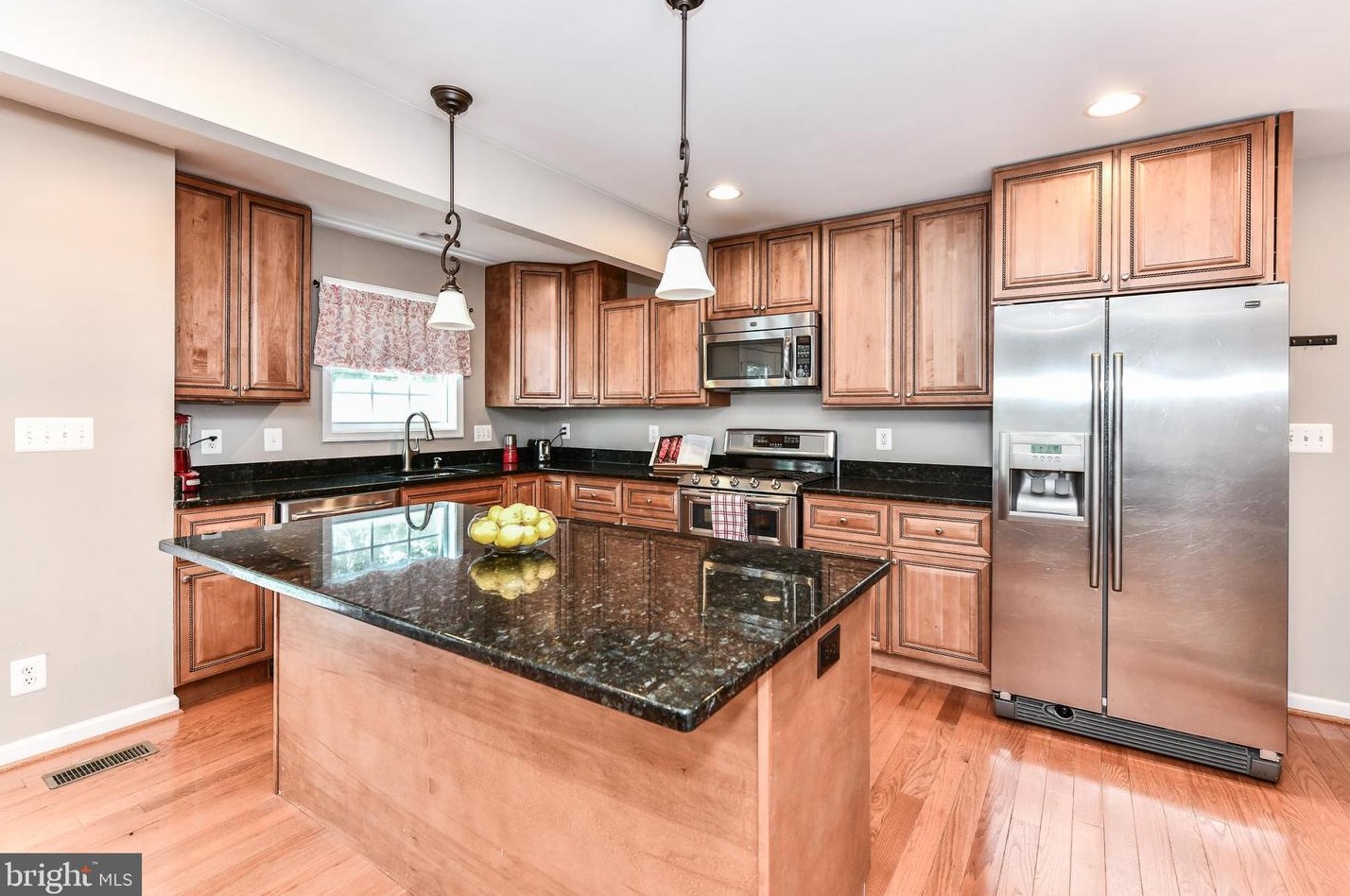 1033 S Edison St, Arlington, VA 22205