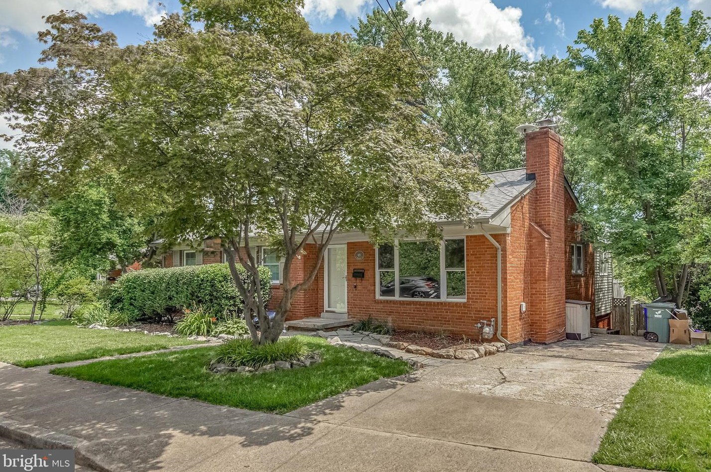 871 N Madison St, Arlington, VA 22205