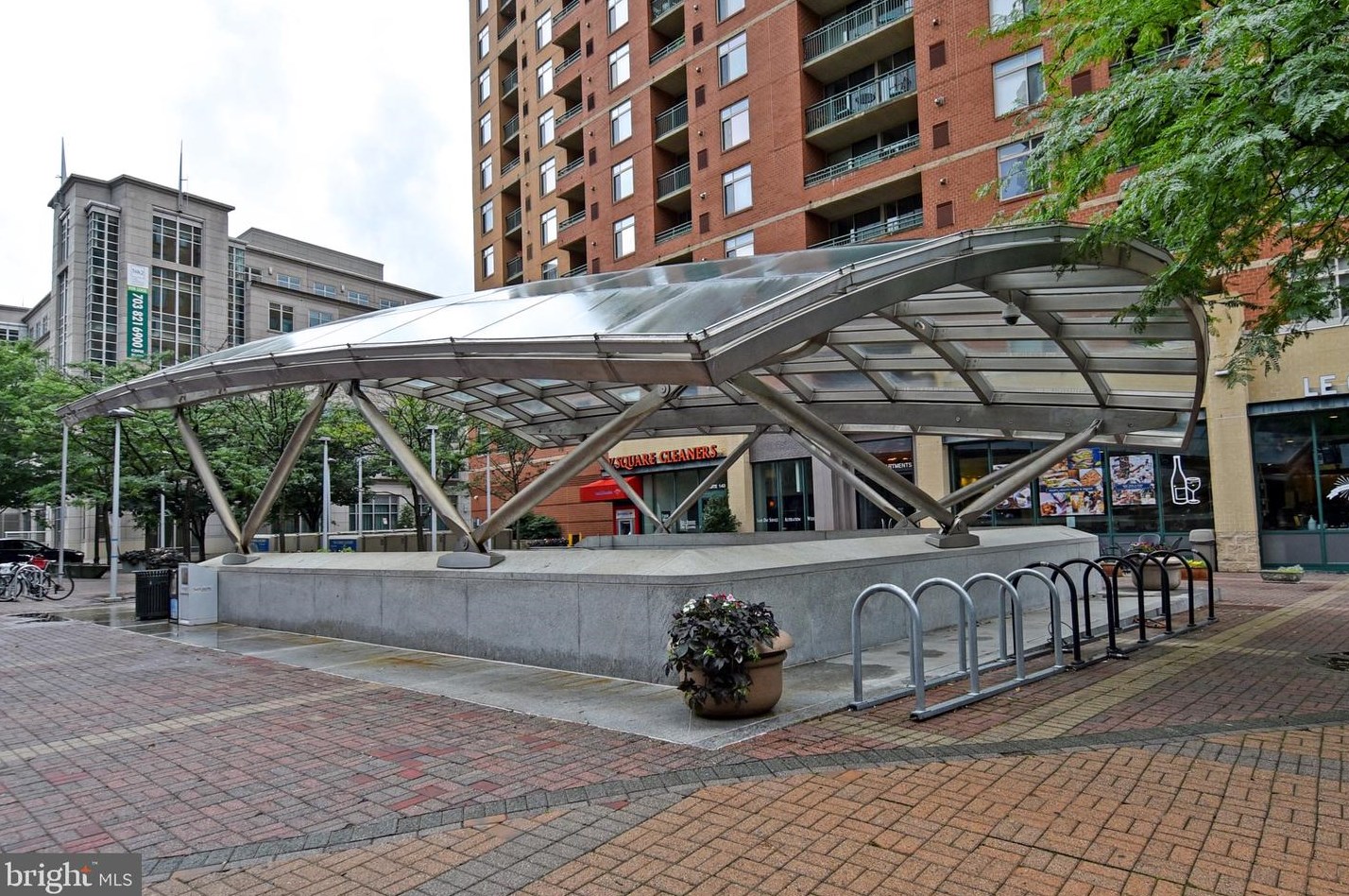 901 Monroe St, Arlington VA  22204-4207 exterior