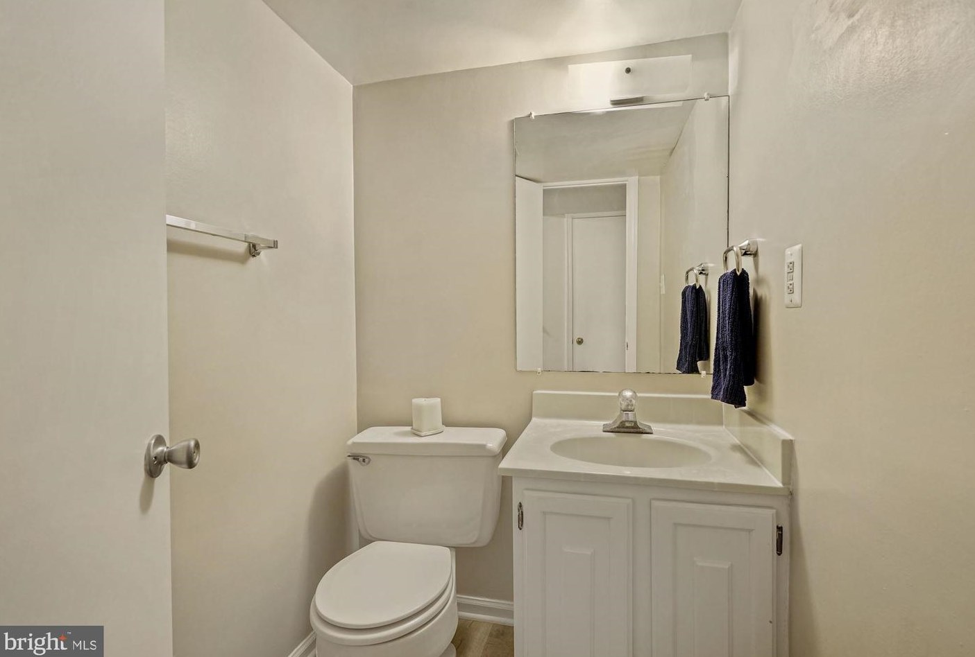 2432 Walter Reed Dr, Arlington VA  22206-1161 exterior