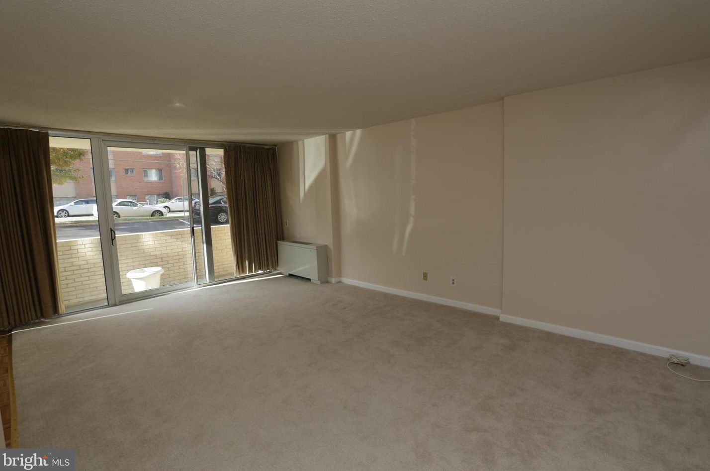 1301 S Arlington Ridge Rd #107, Arlington, VA 22202