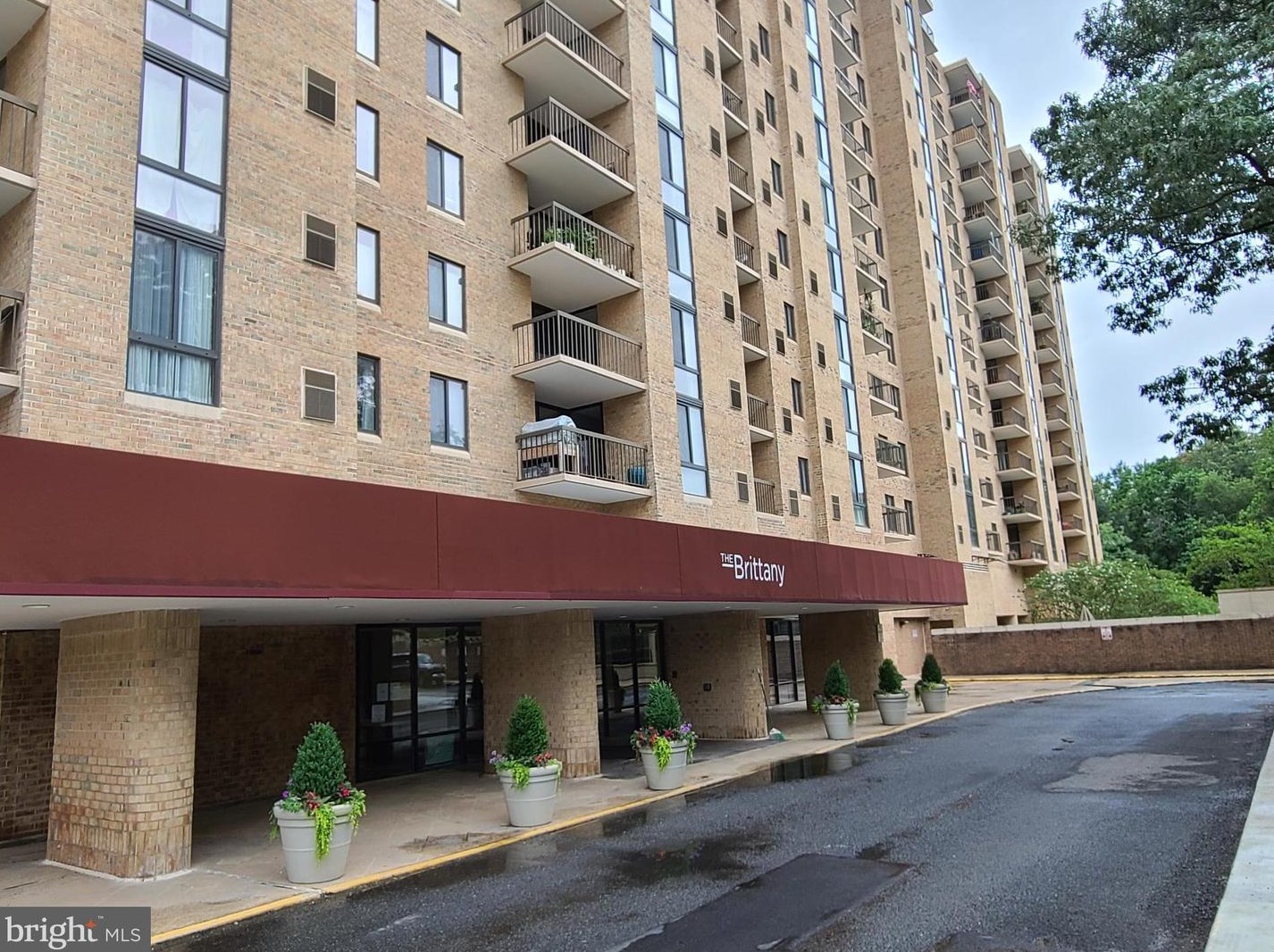 4500 S Four Mile Run Dr #304, Arlington, VA 22204