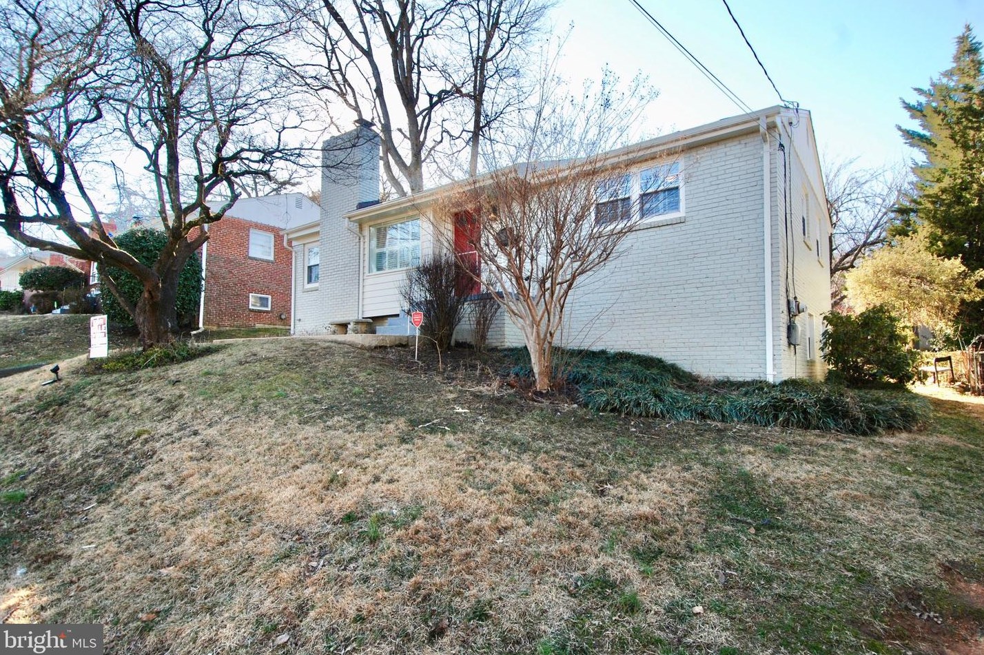 2044 Woodstock St, Arlington VA  22207-2414 exterior