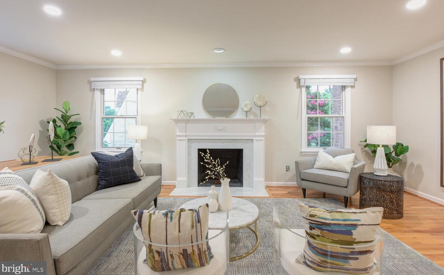 10 Pershing Dr, Arlington, VA 22204-1356