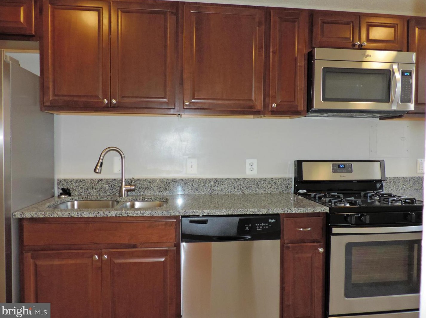 1301 S Arlington Ridge Rd #407, Arlington, VA 22202