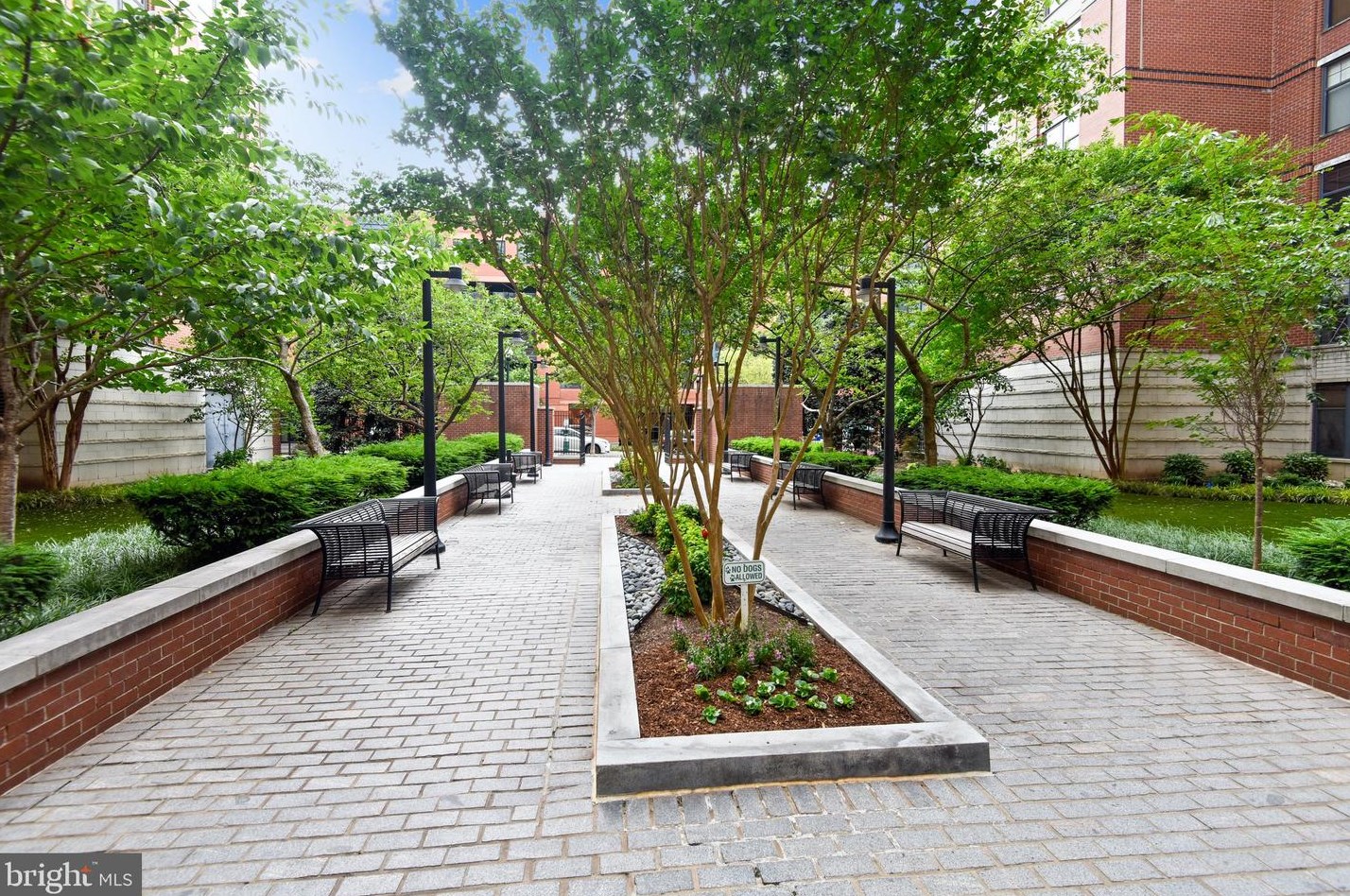 1021 N Garfield St #206, Arlington, VA 22201