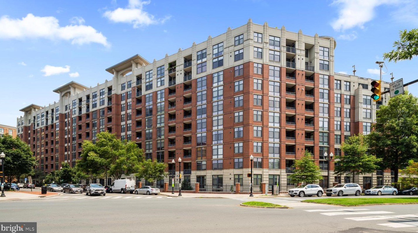 1021 N Garfield St #209, Arlington, VA 22201