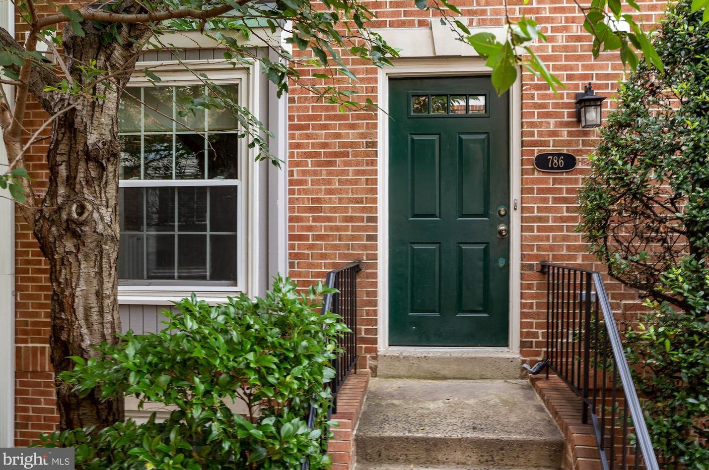 786 Vermont St, Arlington VA  22203-2048 exterior