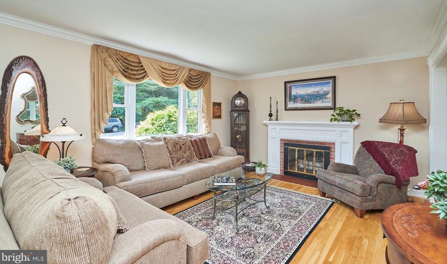 3013 Toronto St, Arlington, VA 22213-1326