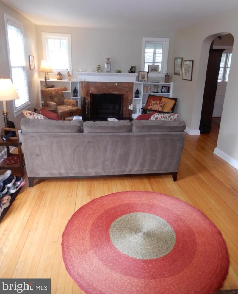 5817 5th St S, Arlington, VA 22205
