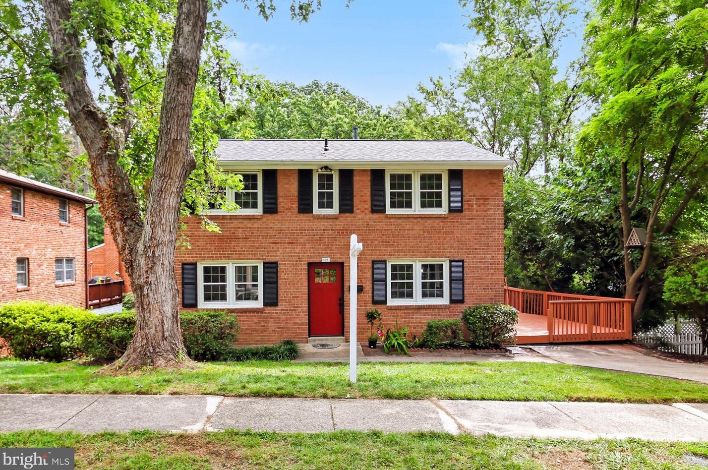 505 Harrison St, Arlington, VA 22204-1217