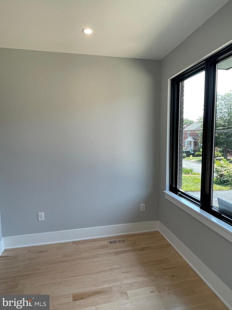 863 Burlington St, Arlington, VA 22203